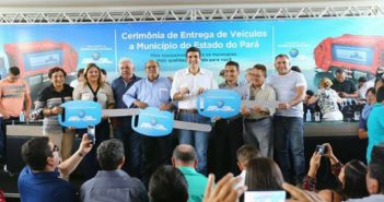 Prefeito Waldoli recebe caminhão coletor de lixo do Governo Federal