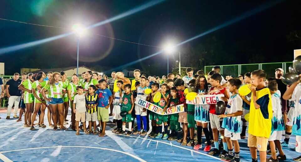 PREFEITURA DE CAMETÁ INAUGURA QUADRA ESPORTIVA NA VILA DE MUPI