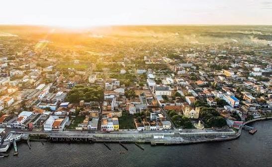MOMENTO HISTÓRICO EM CAMETÁ: GESTÃO AVANÇA COM INVESTIMENTOS EM ÁGUA E COLETA DE RESÍDUOS PARA TRANSFORMAR A VIDA DA POPULAÇÃO